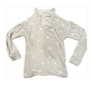 Star open shoulder long sleeve shirt
